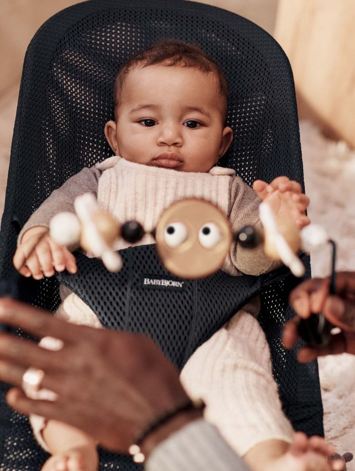 Babybjorn Igračka za ležaljku - Googly Eyes (Black - White) - Slika 2