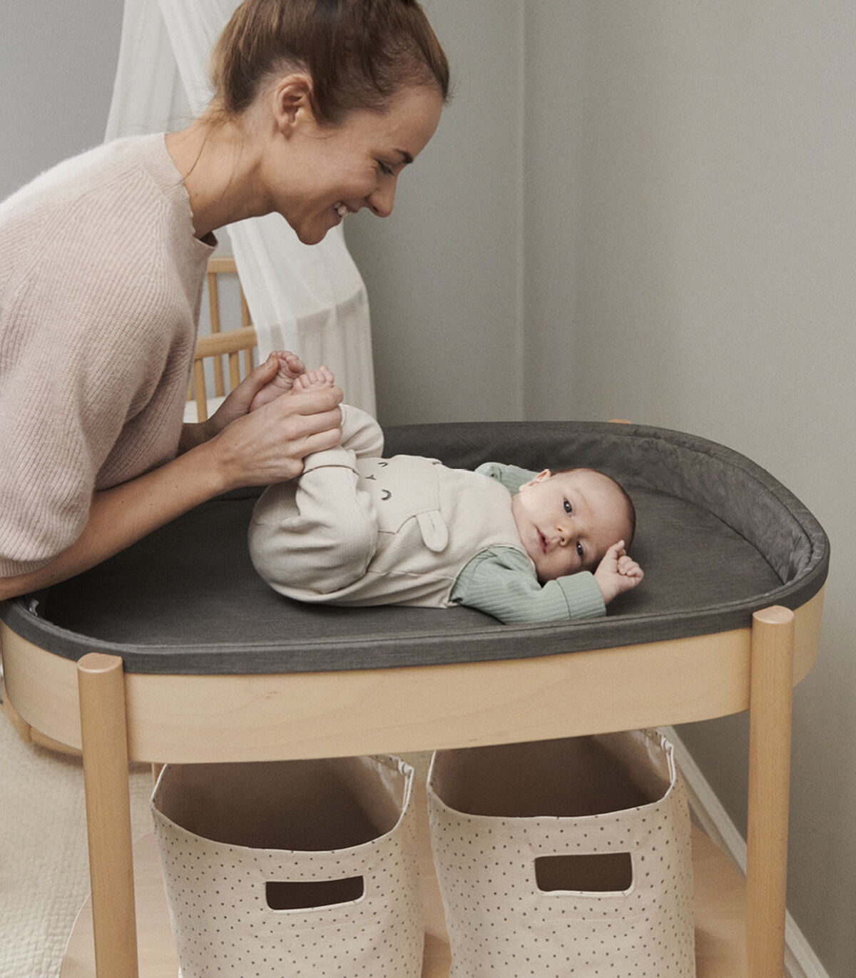 stokke-stol-za-prematanje-bebe0