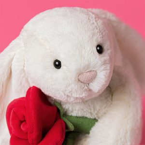 jellycat plisana igracka krem-zeko-s-ruzom-1